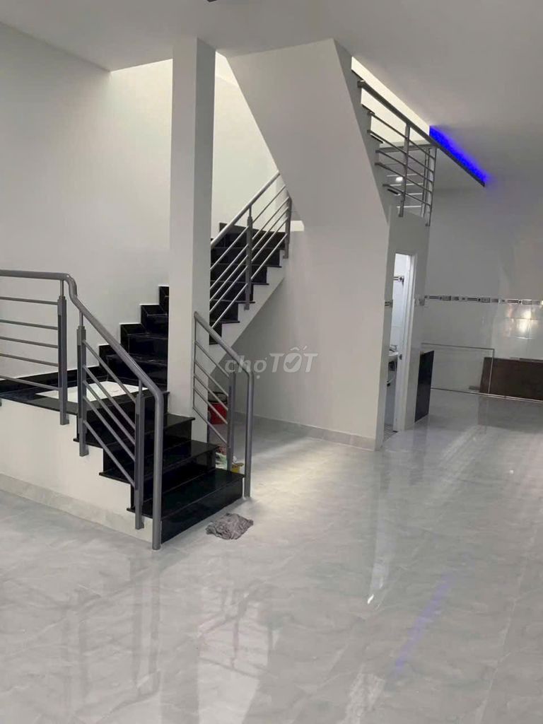 Rent an 8M alley through 5x20 Tân Quý wards