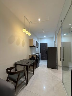 Rent the apartment. A bedroom. A full bathroom. Nine million a month. Cityland Gò Vấp.