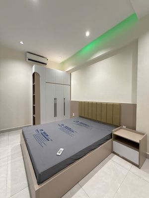 Rent the apartment. A bedroom. A full bathroom. Nine million a month. Cityland Gò Vấp.