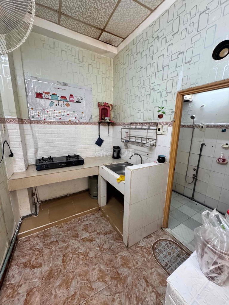 We'll have two rooms. Two rooms only 7 million Tân Phús available.