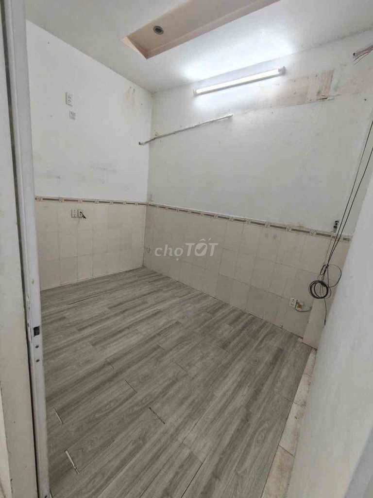 Rent an alley house.