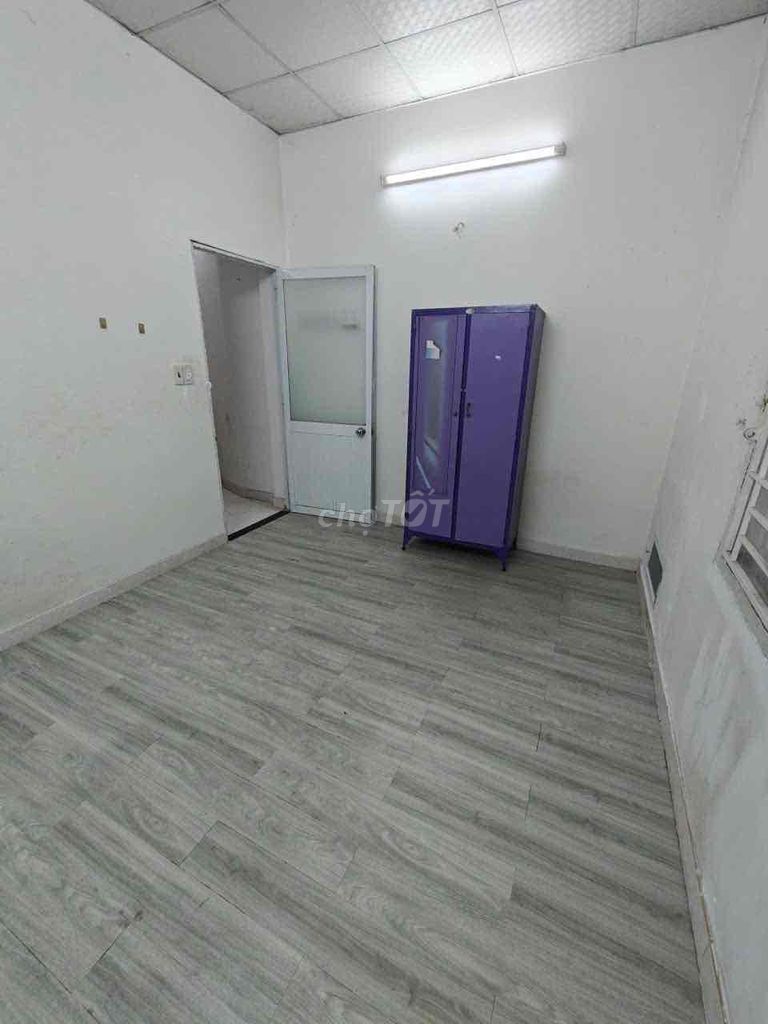 Rent an alley house.