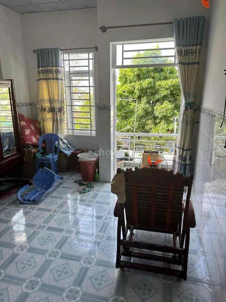 Rent six million Tân Hiệp, near Hóc Môn Market, near Nazi Road.