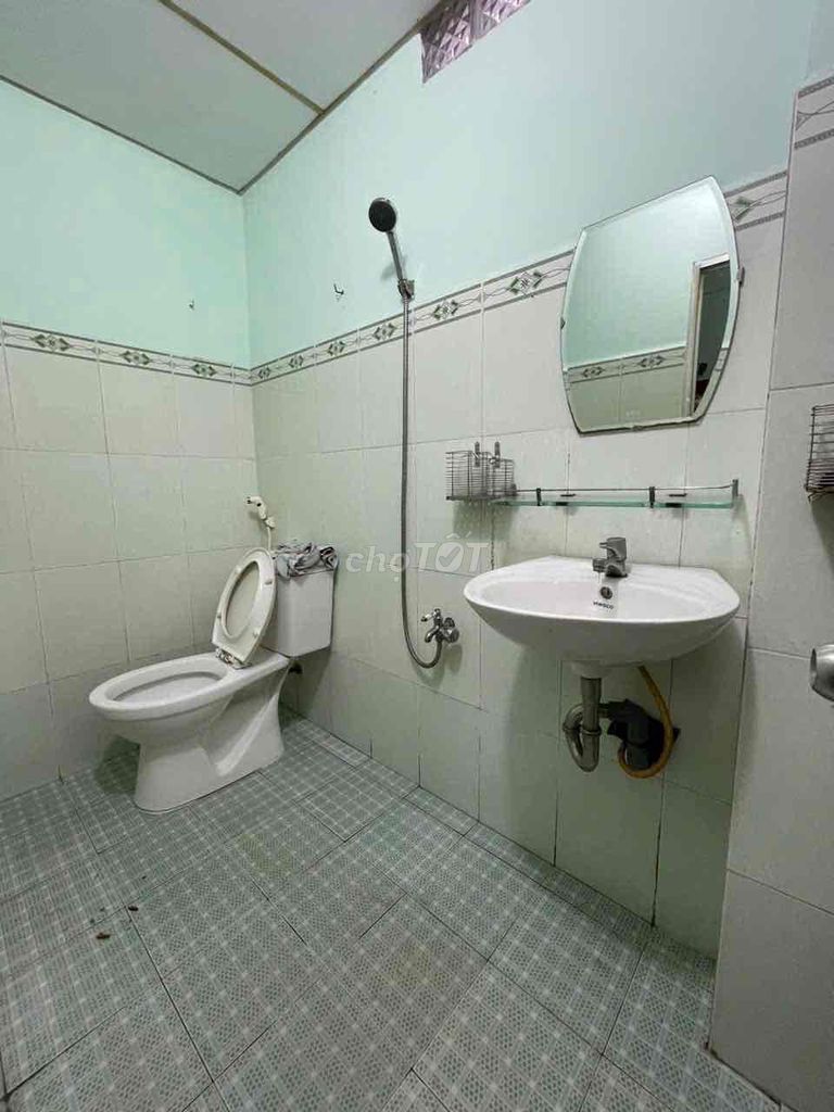 Rent the original apartment - 1 st 1 st floor [4 x14 M] - 5 bedroom 2 - truck alley