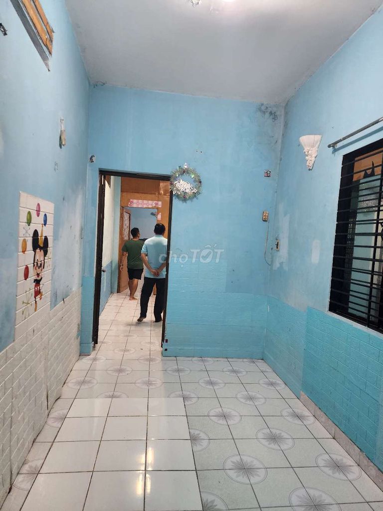 Give it to the Cinchang House. area 5 x 16 2 bedrooms. Two toilets.