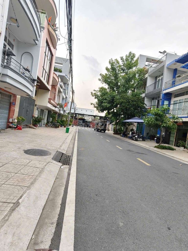 Rent building 670 m2 near ALS Bình Tân