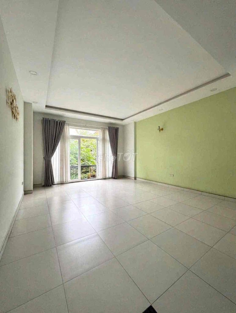 The Huỳnh Văn Nghệ alleyways are 5 M-three bedrooms.