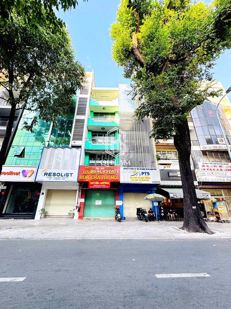 15 bedrooms 10th of the bathroom - Mạc Đĩnh Chi Front, District 1 - 5th floor, 117 million.