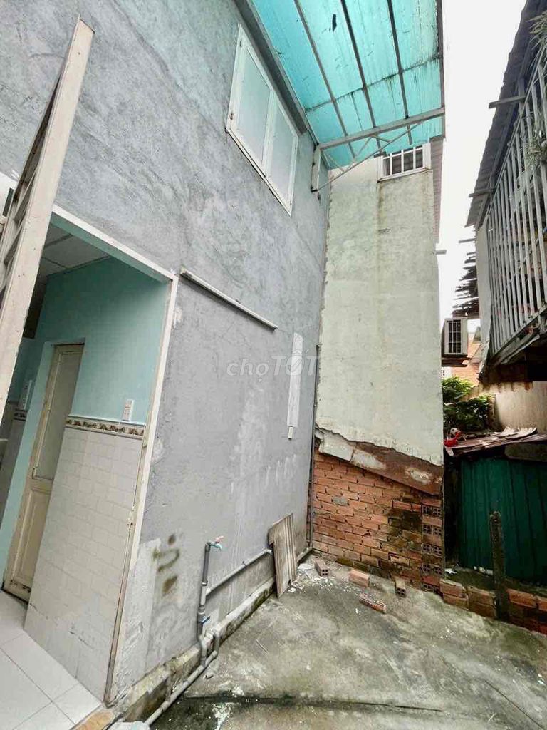 4 x 12 m. 10 feet under the roof. Lê Đình Cẩn, Bình Tân