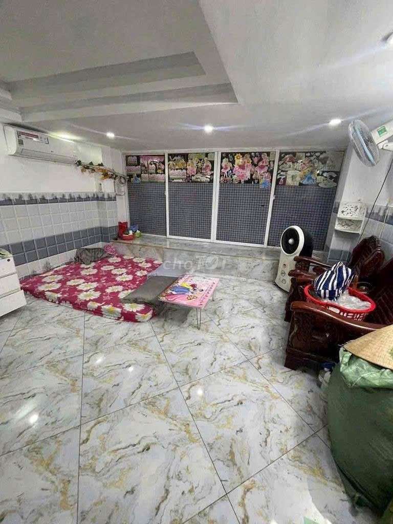 Renting Bà Hạt 3 bedrooms, 3 toilets, 18 million.