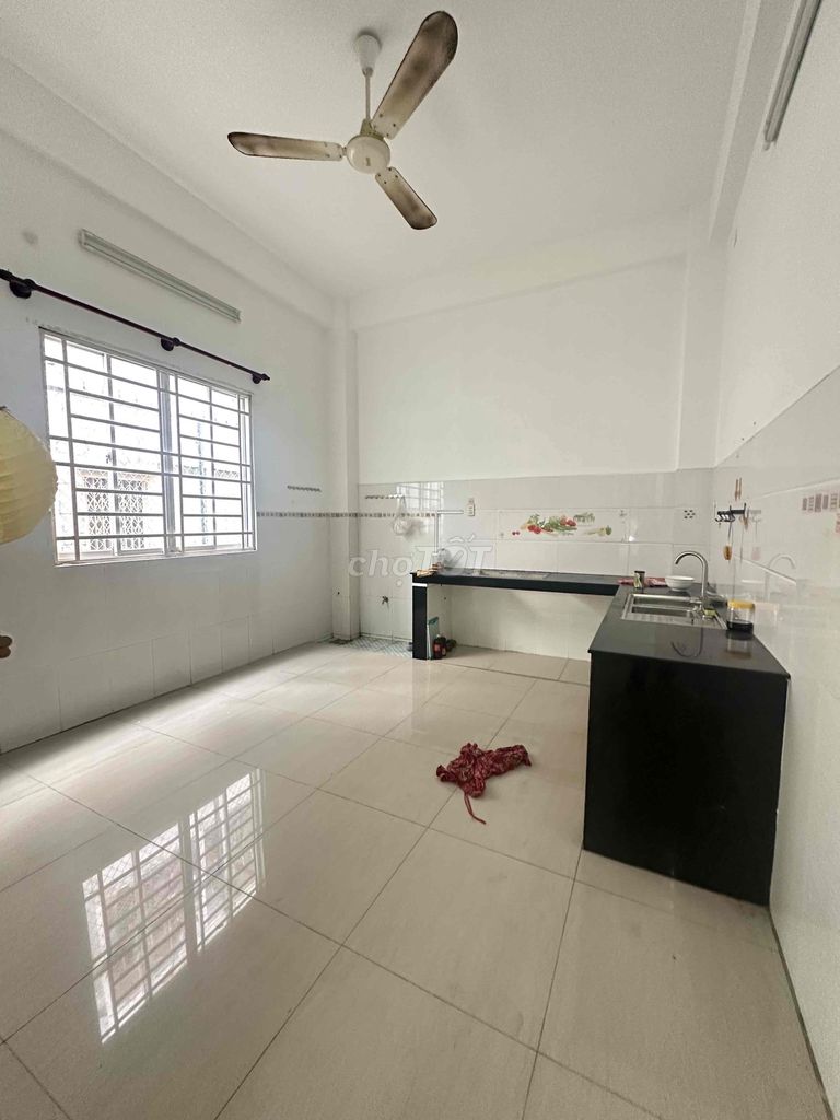 Rent the h8 m Khu Bàu Cát (1903) 14 tb. area: 4 meters x 21 meters 2 floors cost 15 million