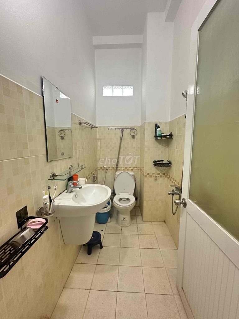 Rent the h8 m Khu Bàu Cát (1903) 14 tb. area: 4 meters x 21 meters 2 floors cost 15 million