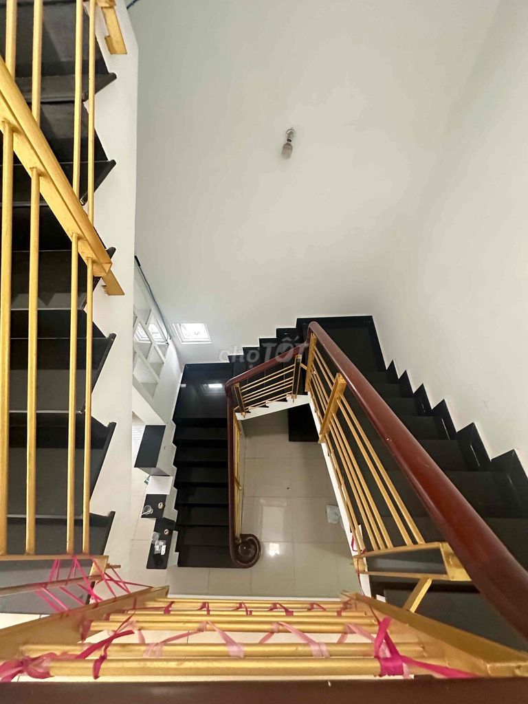 Rent the h8 m Khu Bàu Cát (1903) 14 tb. area: 4 meters x 21 meters 2 floors cost 15 million