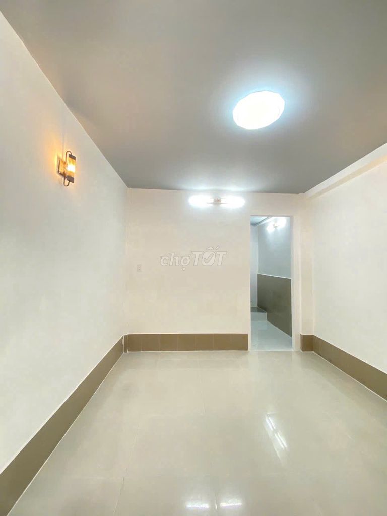 It's the owner who rents the original house - Trần Phú, District 5
