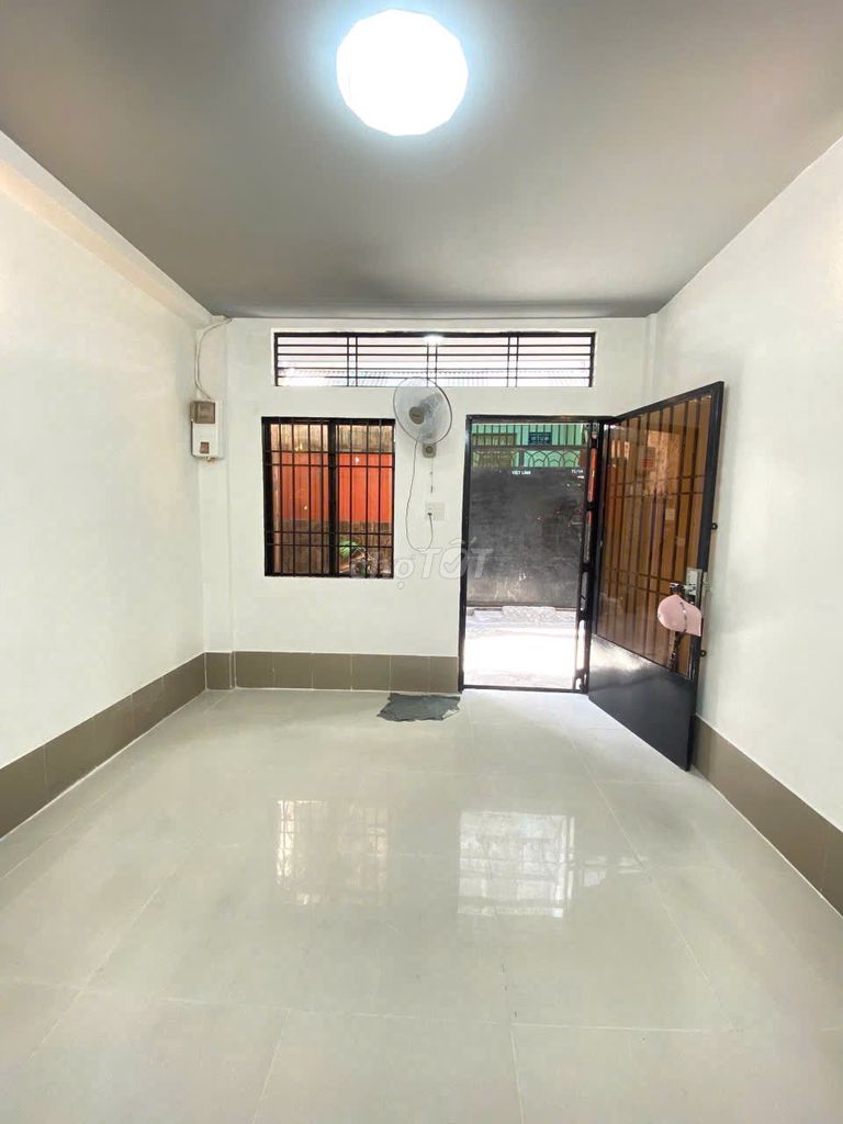 It's the owner who rents the original house - Trần Phú, District 5