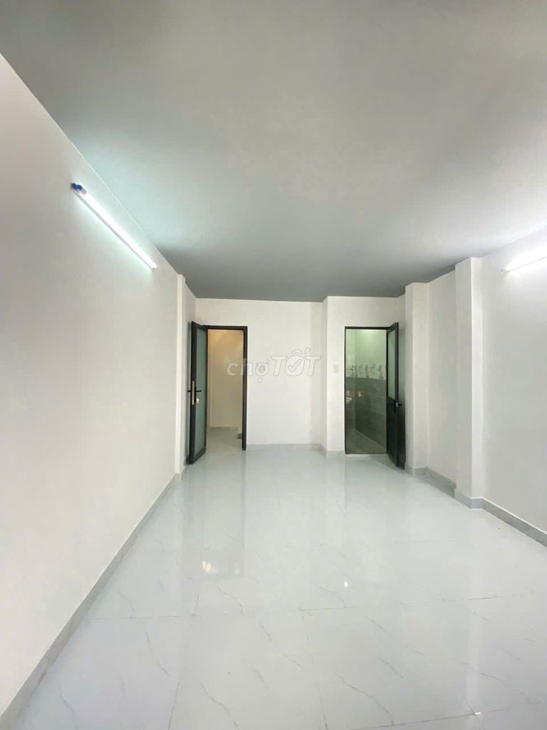 It's the owner who rents the original house - Trần Phú, District 5