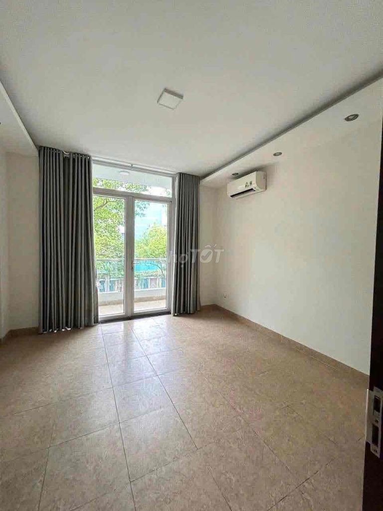 Rent a new store 4th floor 7 bedroom 7 toilets