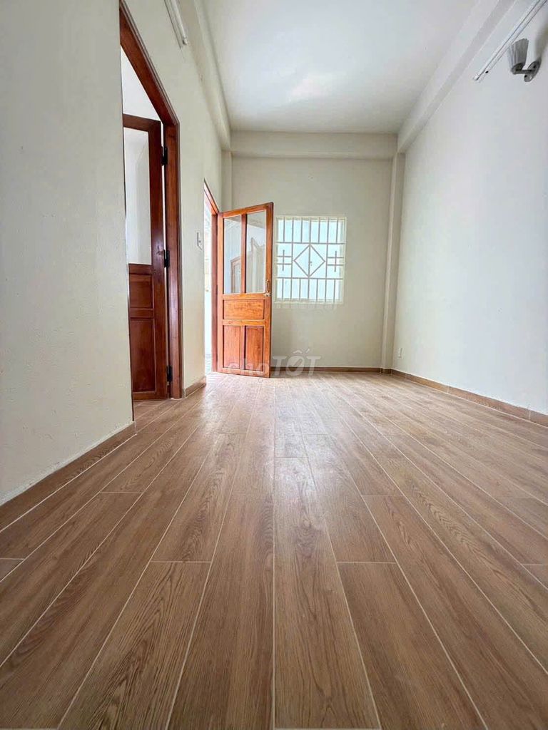 New house-- hxt.. . . . . 108 M2 . 4 bedrooms . 3 toilets now run