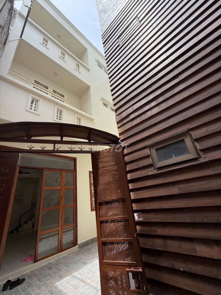 New house-- hxt.. . . . . 108 M2 . 4 bedrooms . 3 toilets now run