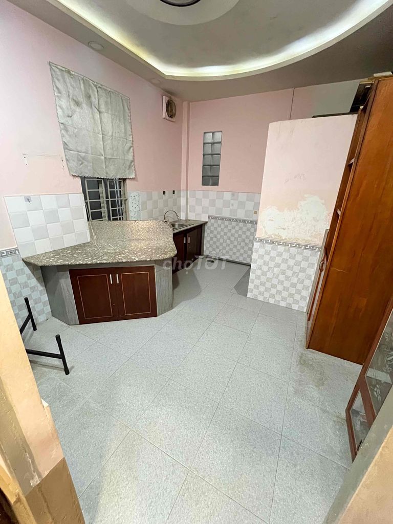 renting a large cash house