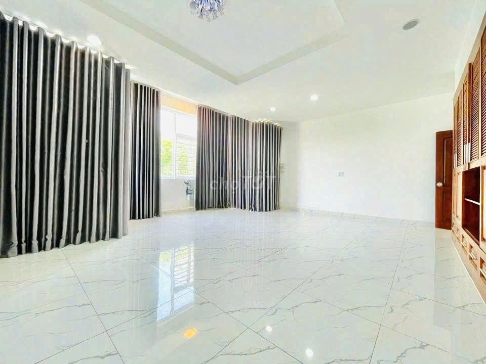 Rents 461 B Nguyễn Đình Chiểu, board, Ho Chi Minh