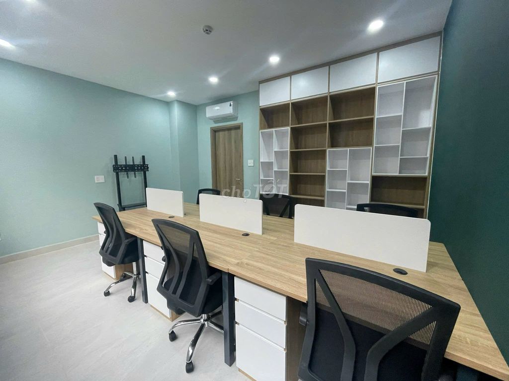 Rent the entire soho street house full office furniture from 4 million-40 million.