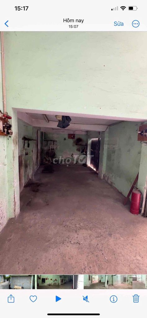 A factory or a lease for business, nice house, big house.