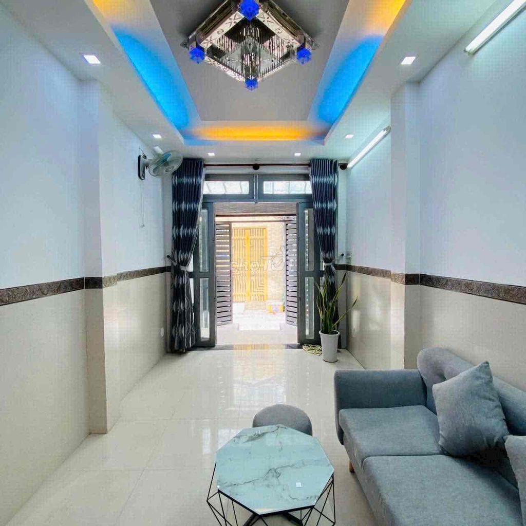 Rent a three-story set of four bedrooms, Phạm Văn Chiêu.11 million.