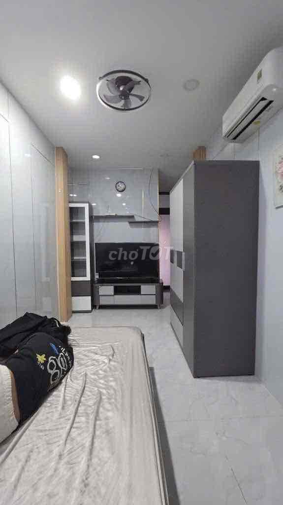 3 floors to Nguyễn Thị Minh Khai secure District 3.