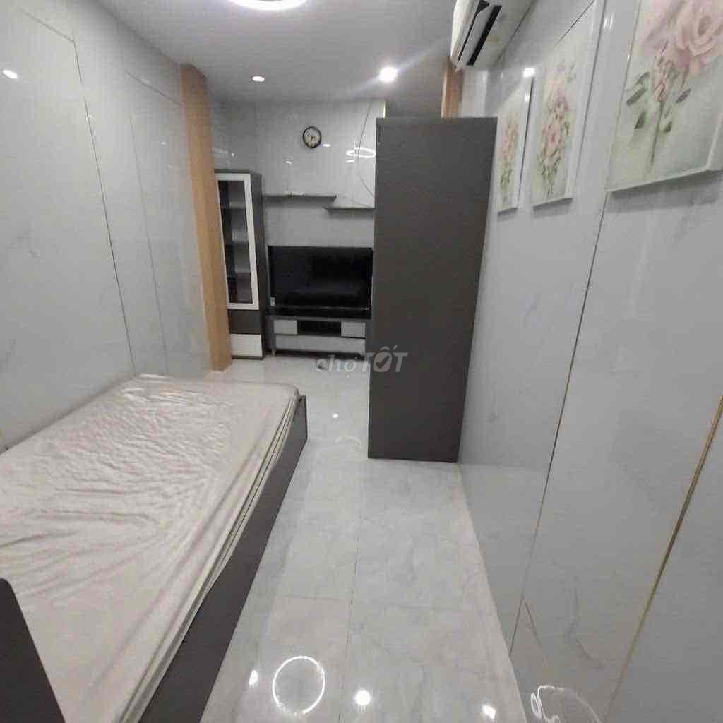 3 floors to Nguyễn Thị Minh Khai secure District 3.