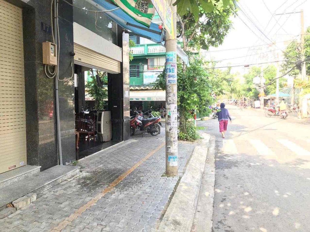 HO rents a house for the new art market