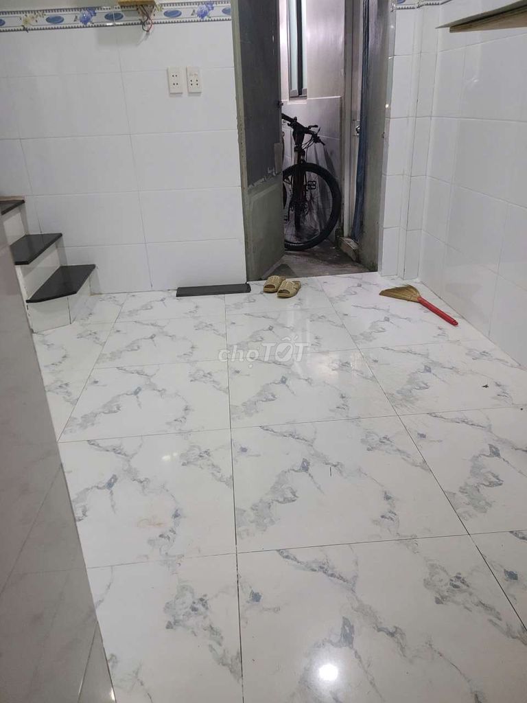 Rent 3 floors of the fountain, 3 bedrooms,Âu Cơ Tân Phú, 5.5 million.