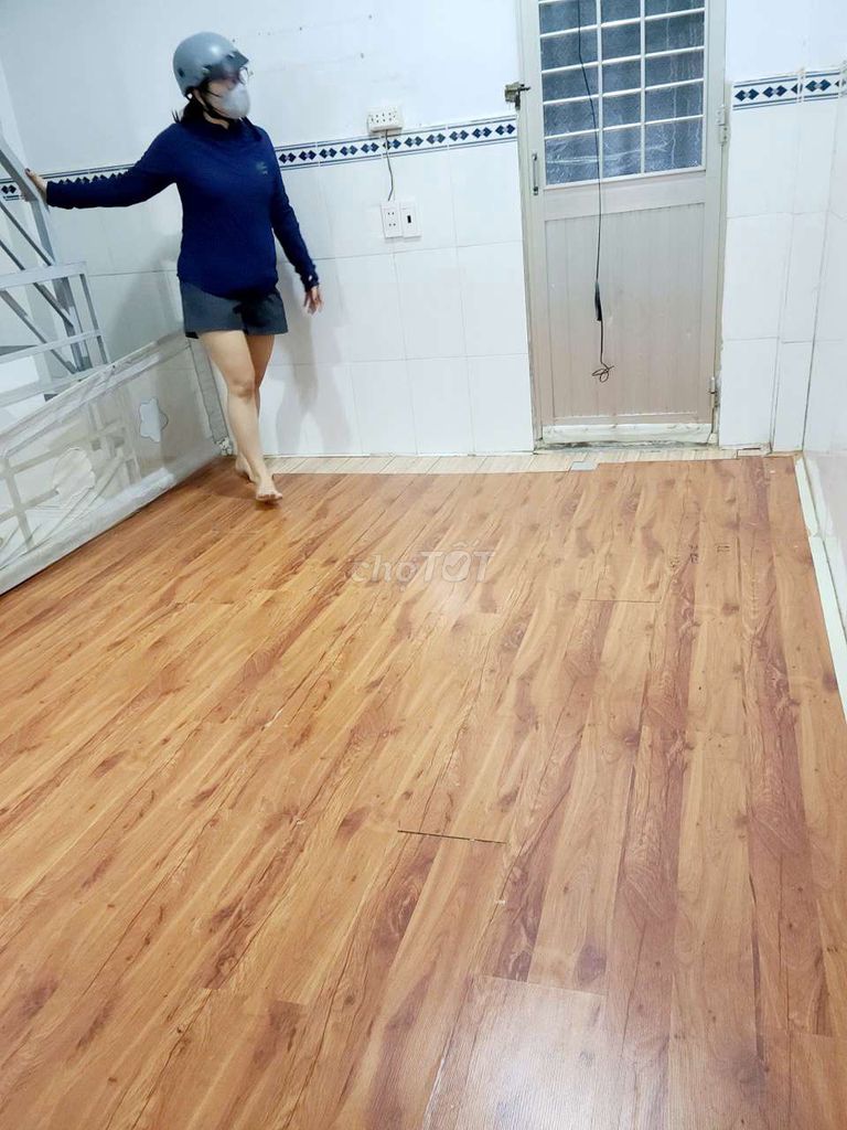 Rent 3 floors of the fountain, 3 bedrooms,Âu Cơ Tân Phú, 5.5 million.