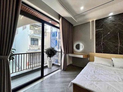 Rent right here at the balcony studio 36 m2 at Hoàng Hoa Thám near the market.