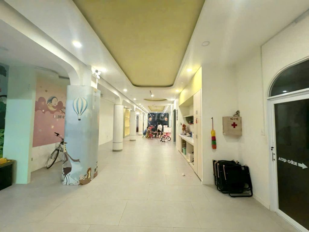 Need to rent a cash house at 7 m. 266 A Đồng Đen-7.QTân Bình.