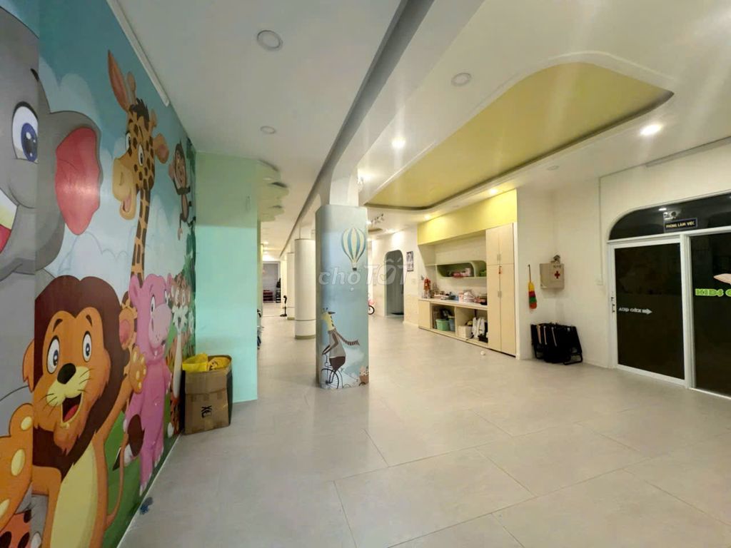 Need to rent a cash house at 7 m. 266 A Đồng Đen-7.QTân Bình.