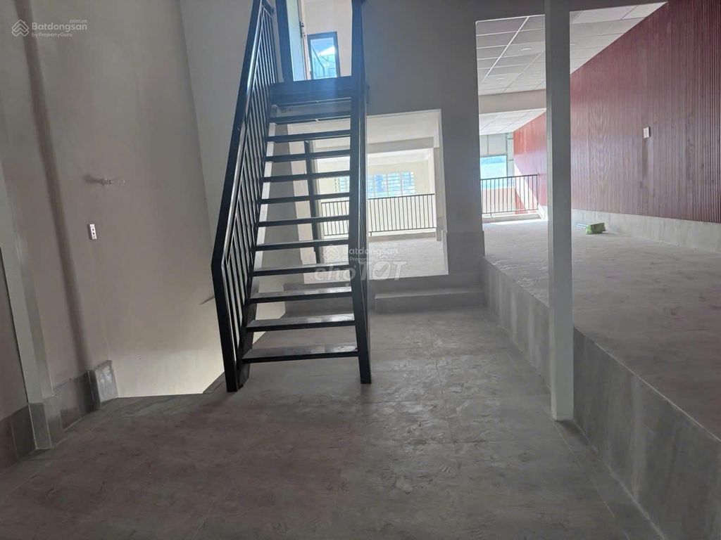 Two Lạc Long Quân Tân Bình-7. Six x24 ground. Two floors. Very good prices in the area.