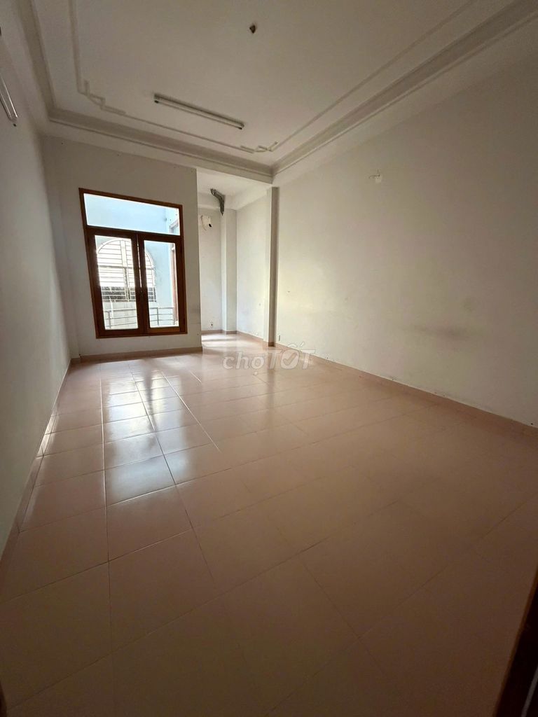Let's rent it to an area: 4 X20 M Nguyễn Văn Thủ, the đakao, District 1