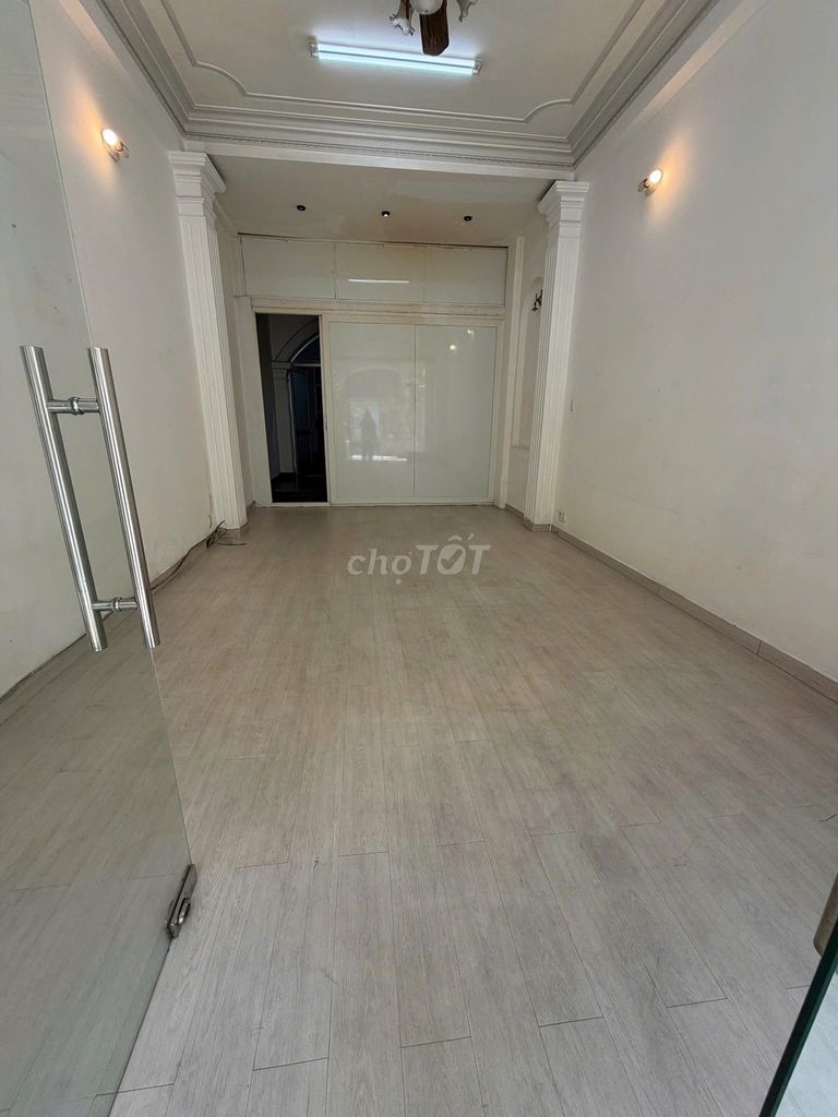 Let's rent it to an area: 4 X20 M Nguyễn Văn Thủ, the đakao, District 1