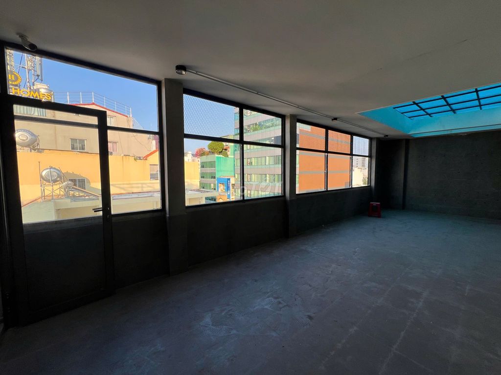 Rent 42 Trịnh Văn Cấn, District 1 - 3th floor - 60 million