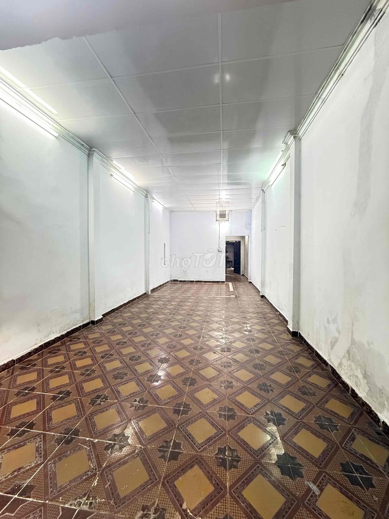 Rent an alley house. 4x25. You can do the factory or stay.