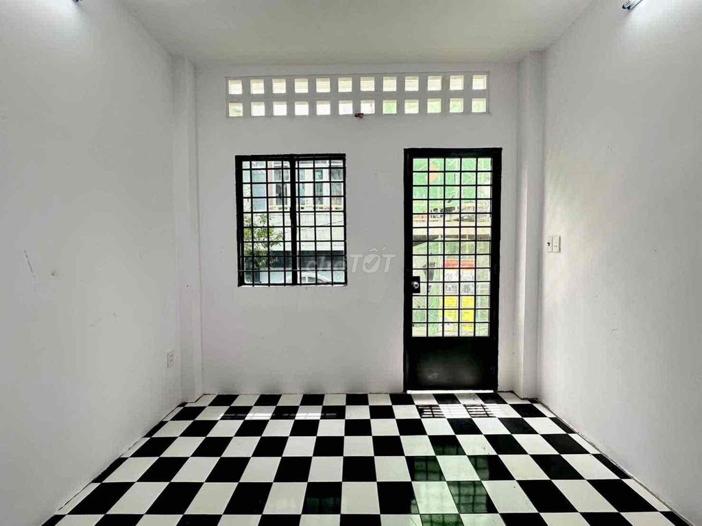 New house-- pxl, fine bid Kv, 1 MM 2th floor, 4 P. Sleep 3 toilets and KAOS Ok