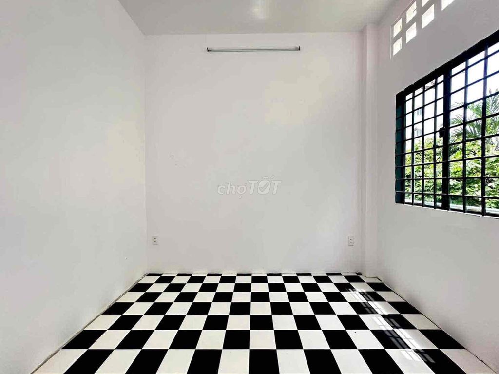 New house-- pxl, fine bid Kv, 1 MM 2th floor, 4 P. Sleep 3 toilets and KAOS Ok