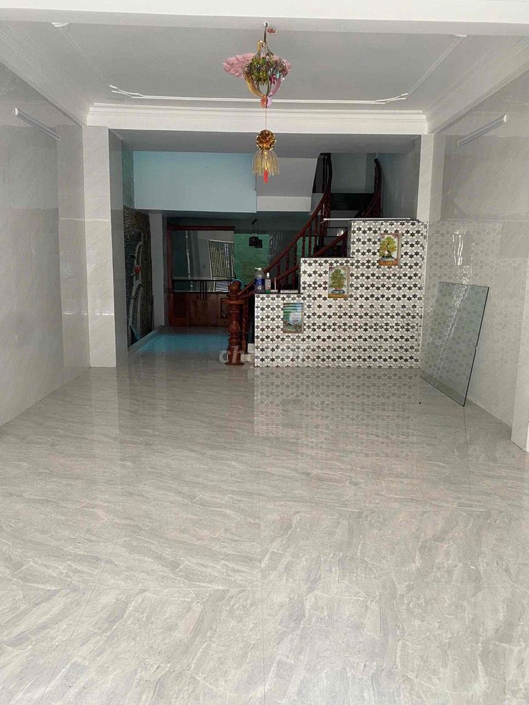 5 x 20 M - the Tên Lửa shower area - 6 toilets - near aeon mall 20 million