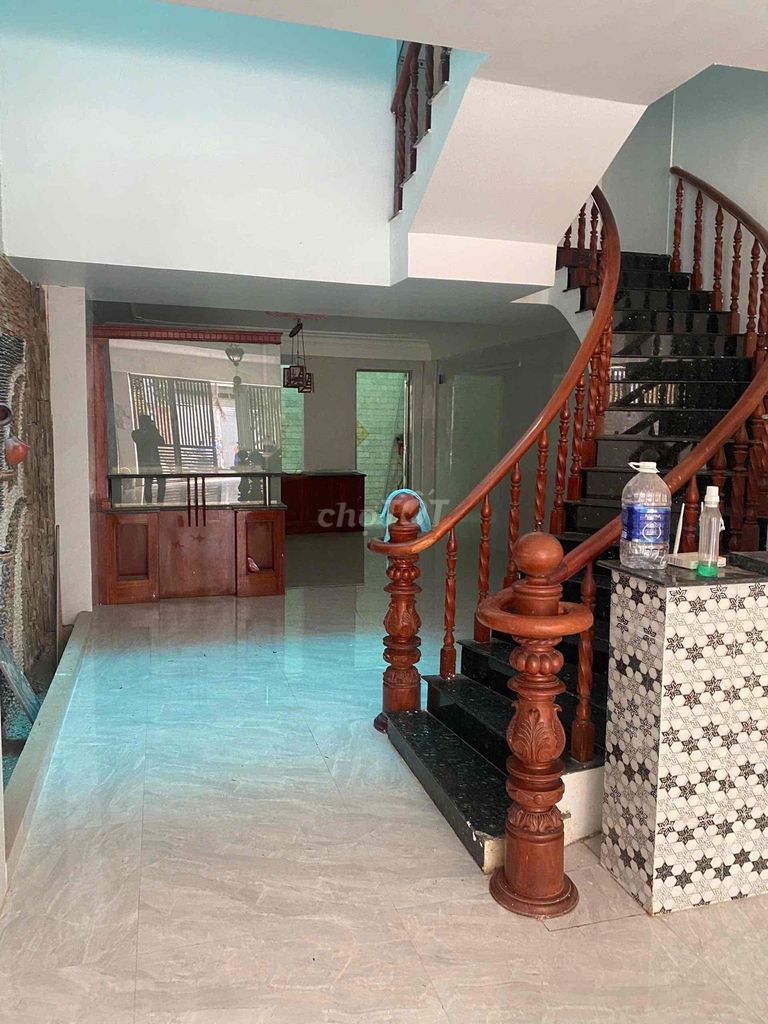 5 x 20 M - the Tên Lửa shower area - 6 toilets - near aeon mall 20 million