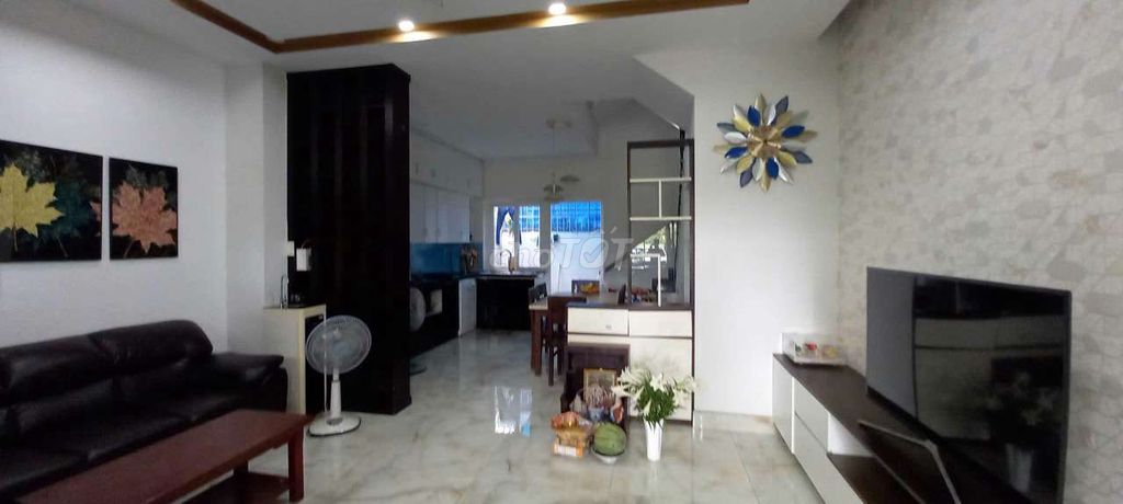 Mega Village.Q.N. 9 for rent, 75 meters, 3 bedrooms, basic interior.