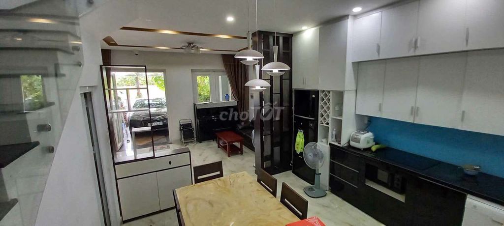 Mega Village.Q.N. 9 for rent, 75 meters, 3 bedrooms, basic interior.