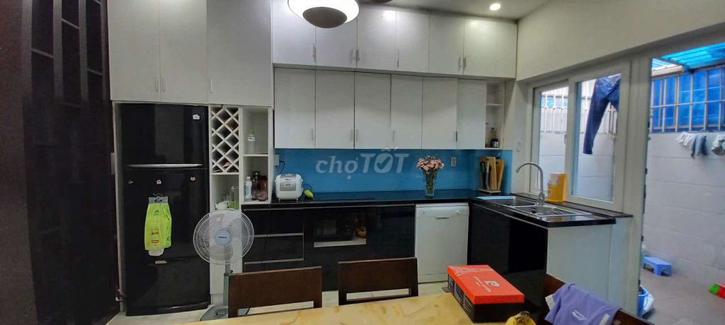 Mega Village.Q.N. 9 for rent, 75 meters, 3 bedrooms, basic interior.