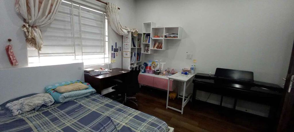 Mega Village.Q.N. 9 for rent, 75 meters, 3 bedrooms, basic interior.