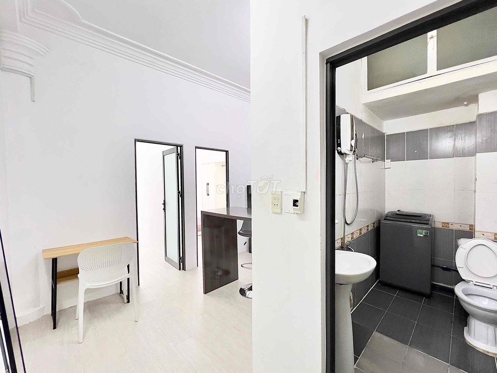 Like the room in room two sleeps in Lý Thường Kiệt, District 10.